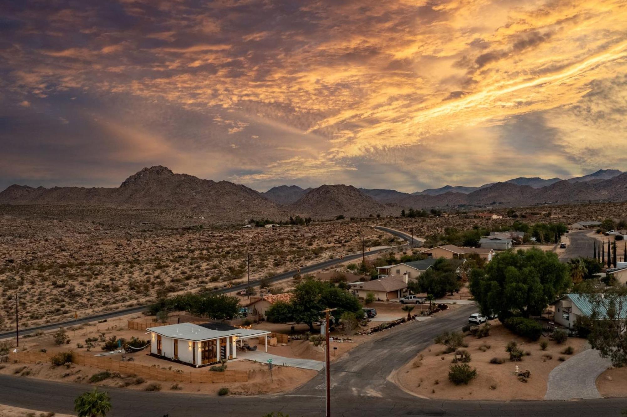 Chicory By Avantstay Modern Desert Retreat W Hot Tub Joshua Tree Dış mekan fotoğraf